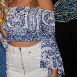 Flare sleeve crop top